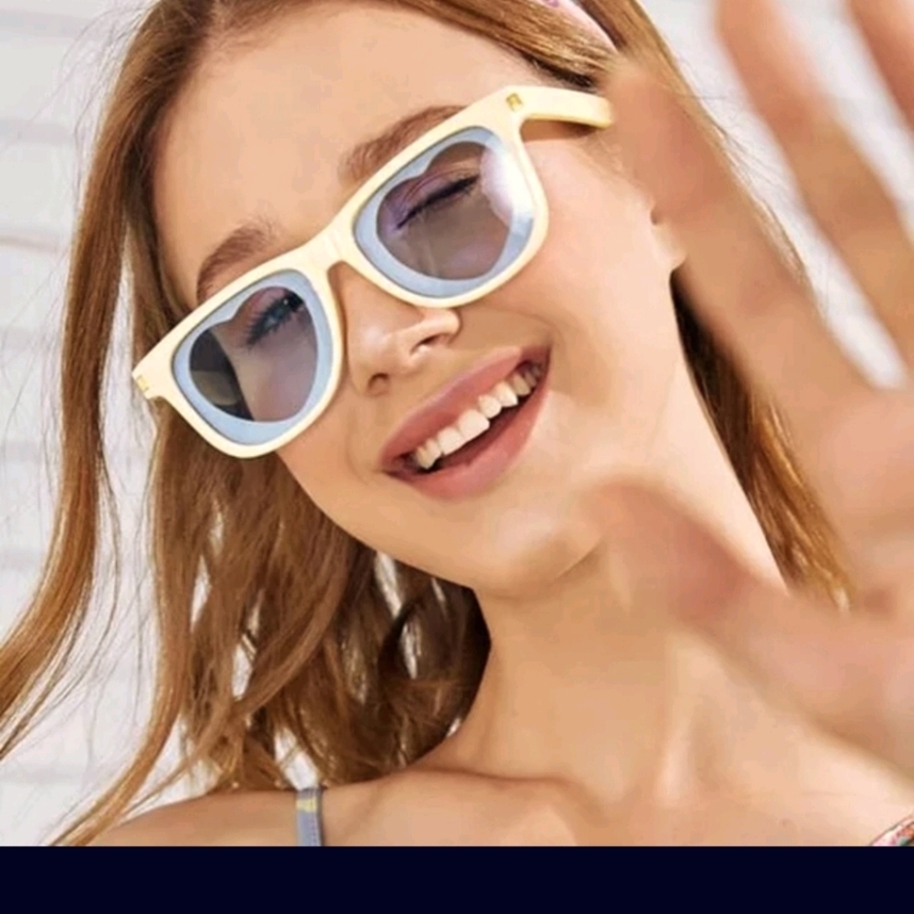 Get the look -Thelma Lou Sunglasses